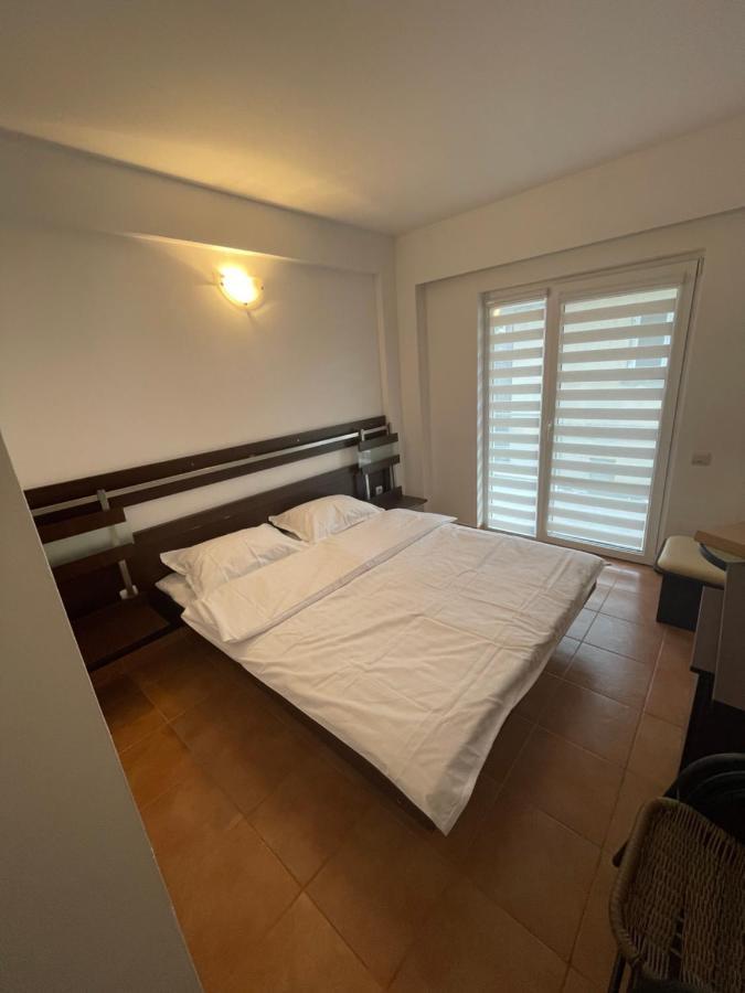 Dekor Hotel Костинещи Екстериор снимка