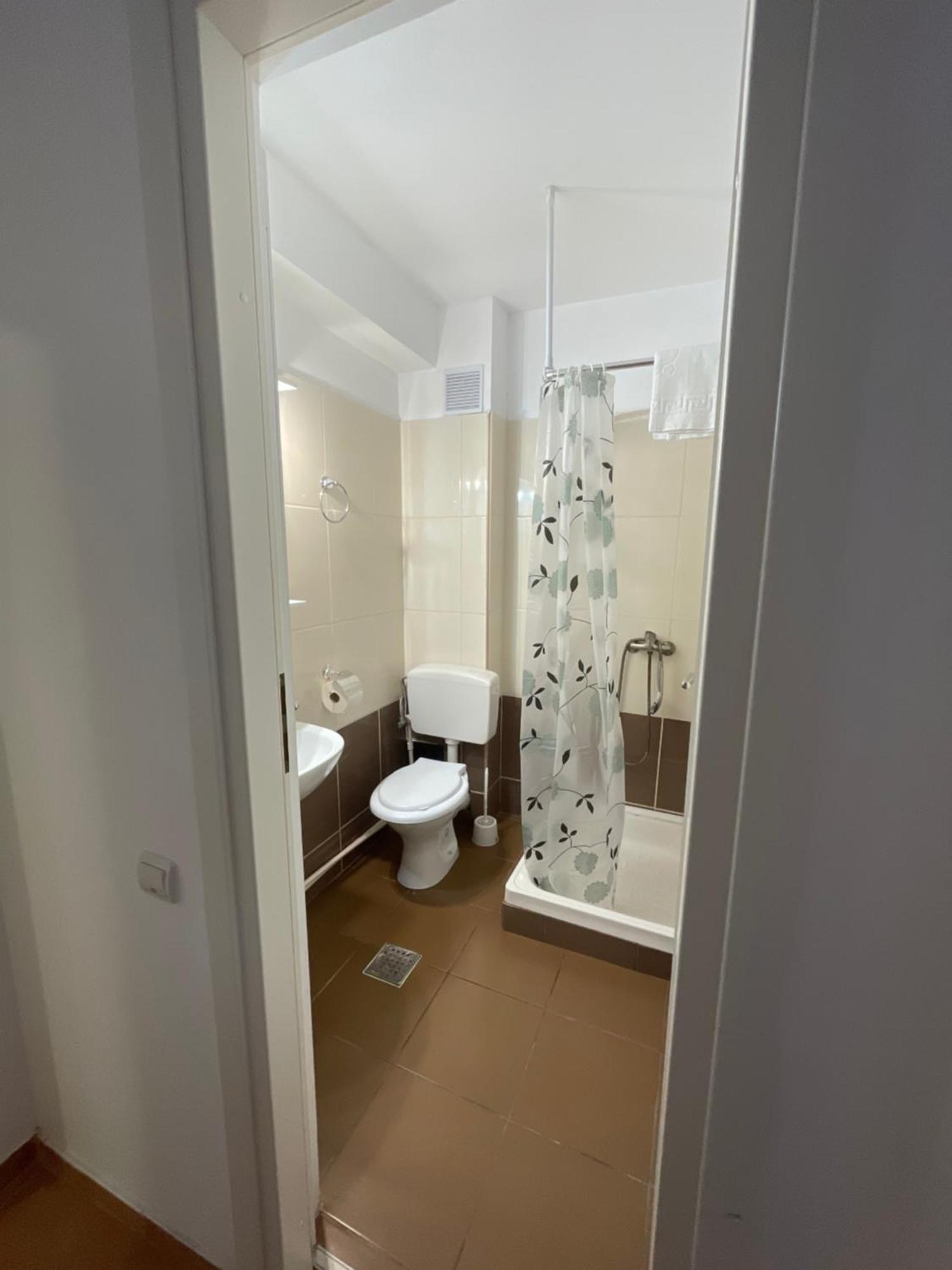 Dekor Hotel Костинещи Екстериор снимка