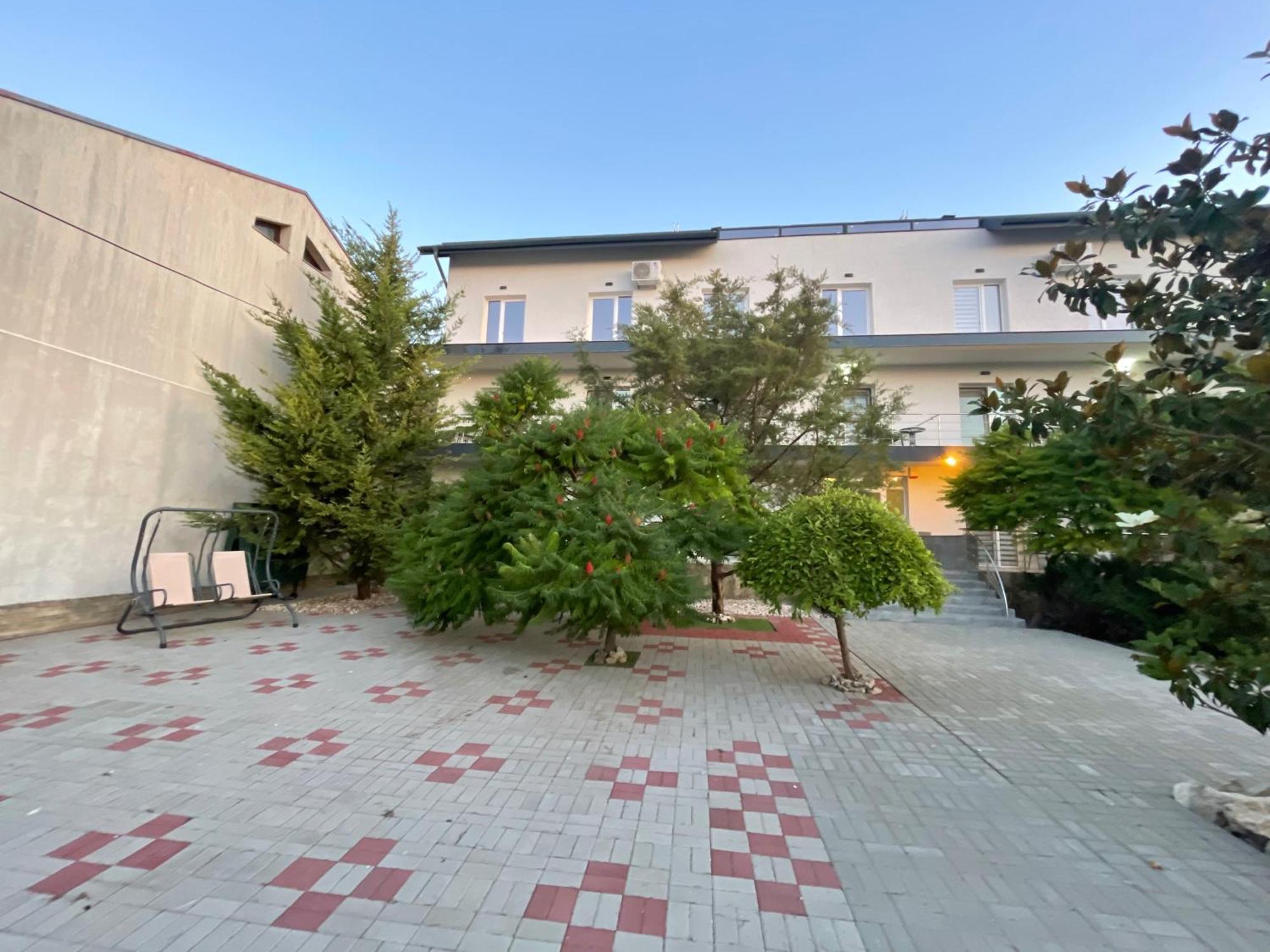 Dekor Hotel Костинещи Екстериор снимка