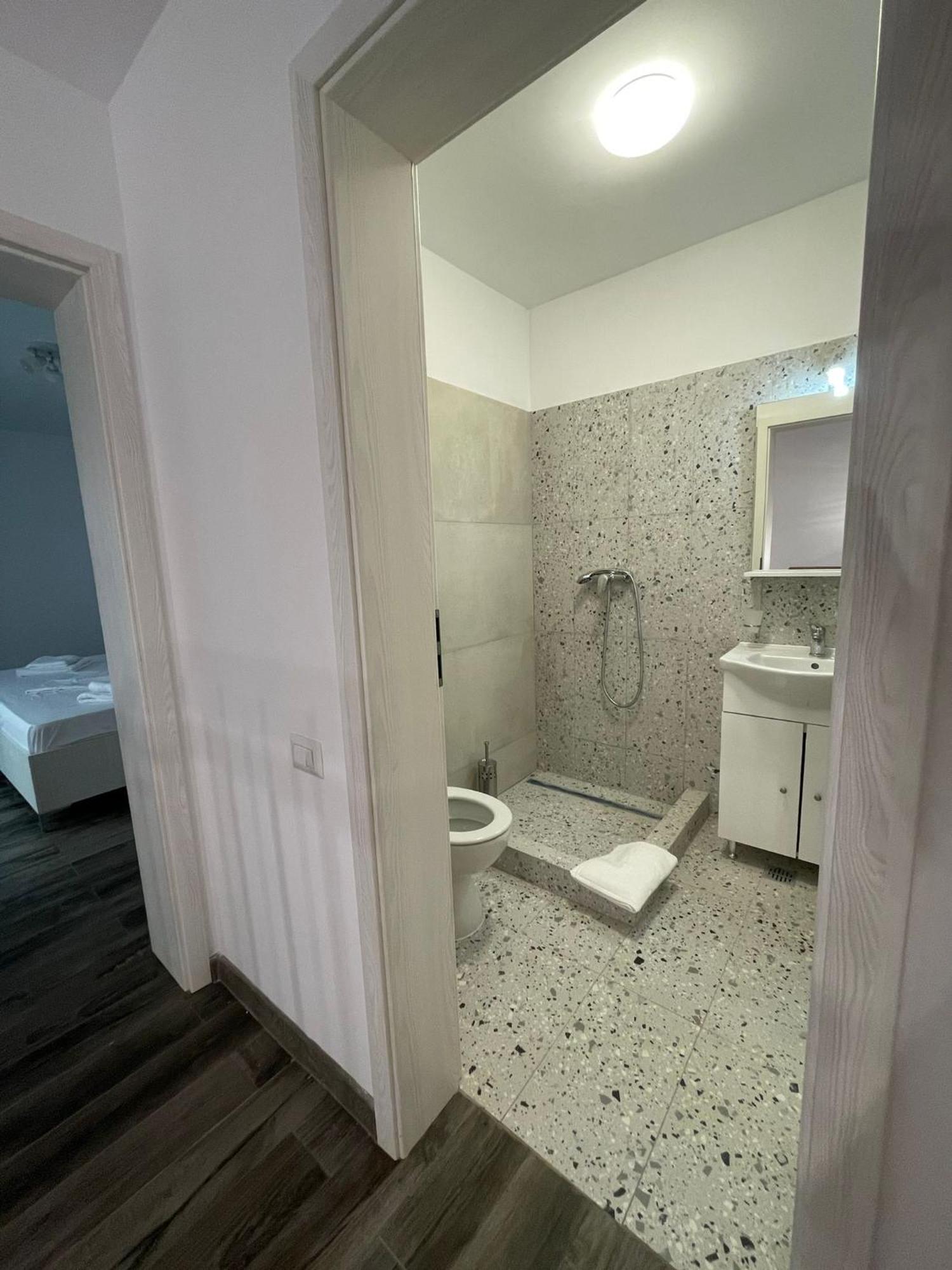 Dekor Hotel Костинещи Екстериор снимка