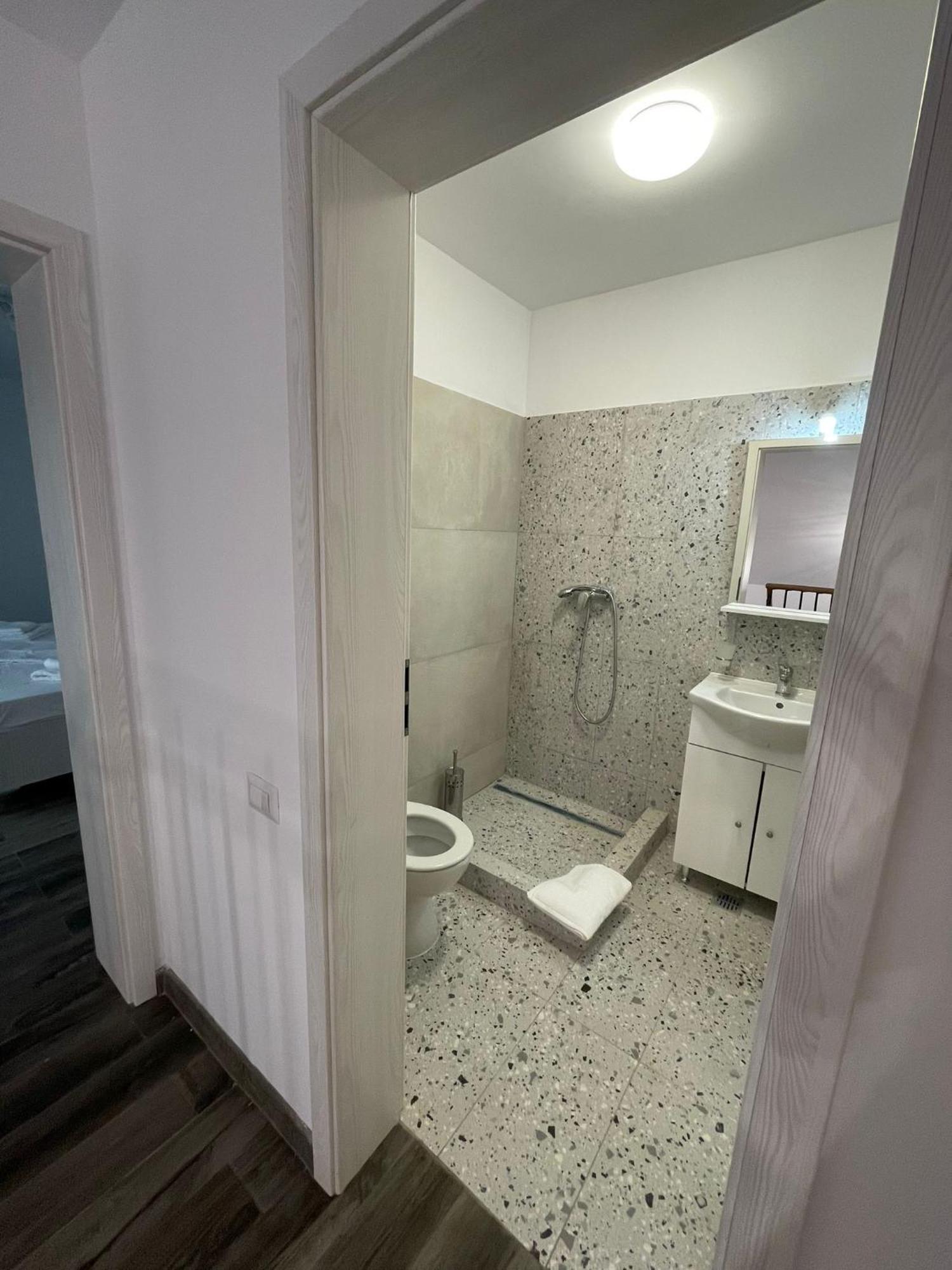 Dekor Hotel Костинещи Екстериор снимка